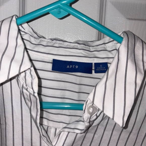 🤍 Apt. 9 White Pinstripe Button-Down Shirt | Size S - Picture 3 of 3